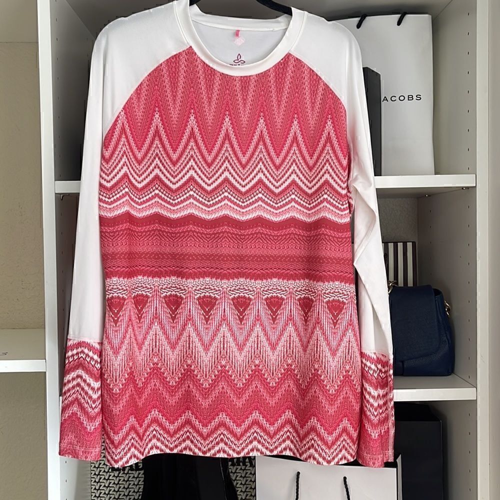 10. Prana Rory Rashguard with pink chevron graphic. Size XL - Picture 3 of 8